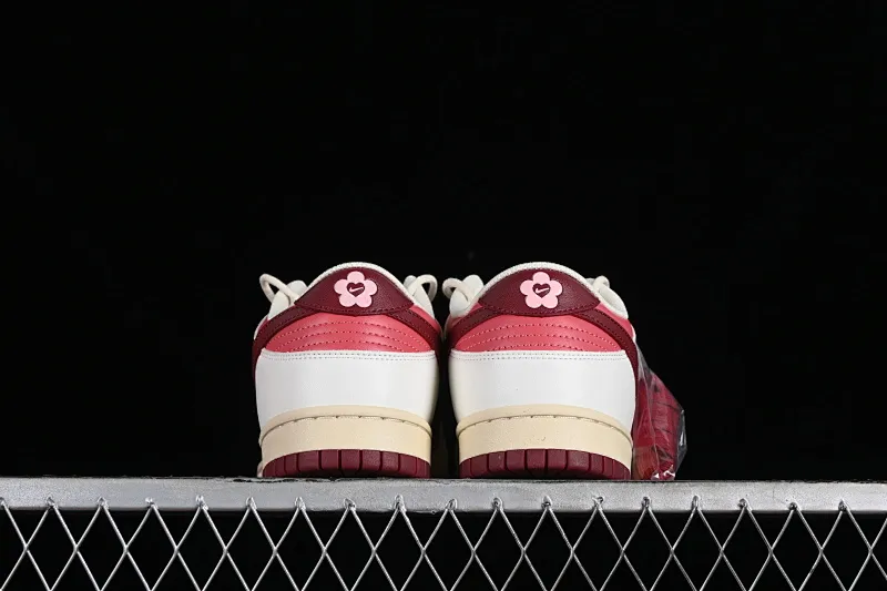 All categories Nk SB Dunk series Nk SB Dunk Low low-top sneakers Nk Dunk Low GS "Valentine's Day" Valentine's Day color SB low-top casual sneakers HF0736-161
